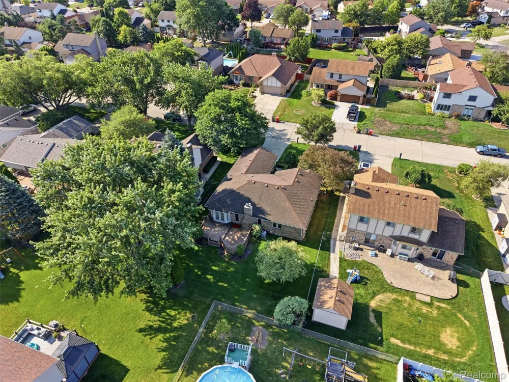 20731 Truax Lane Clinton Charter Township, MI 48038