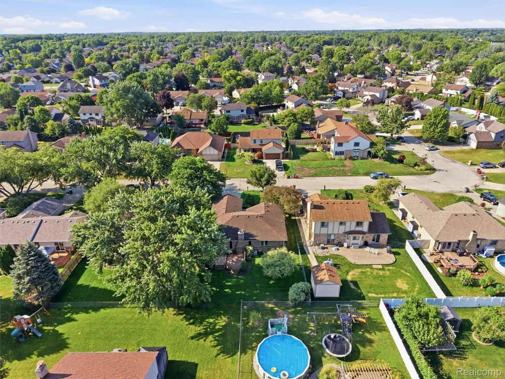 20731 Truax Lane Clinton Charter Township, MI 48038