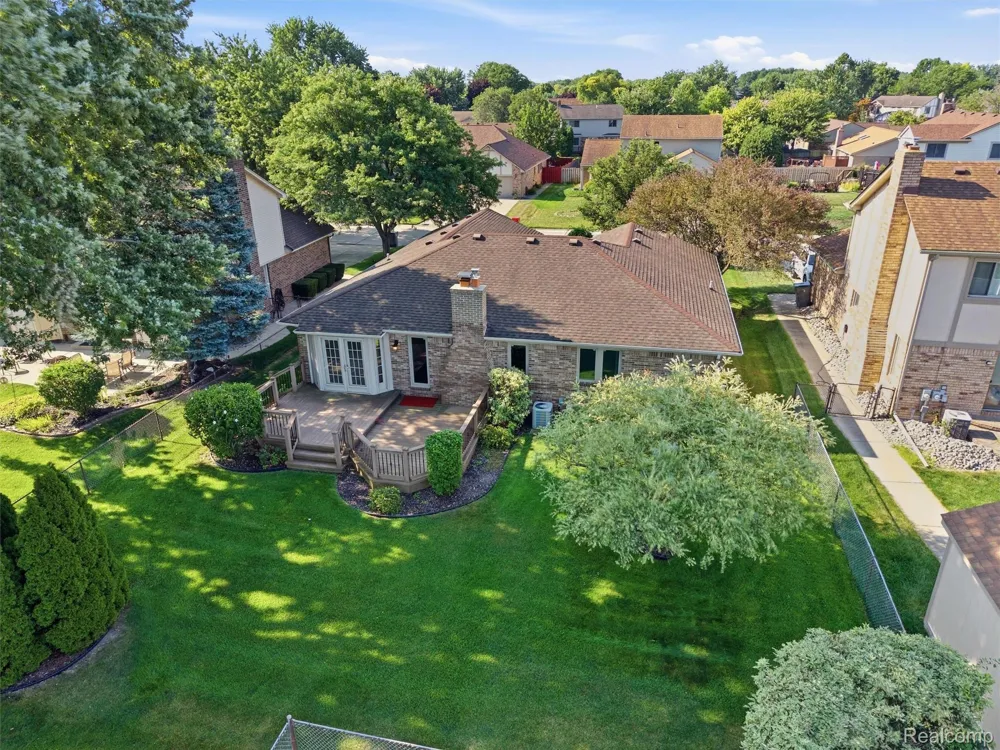20731 Truax Lane Clinton Charter Township, MI 48038