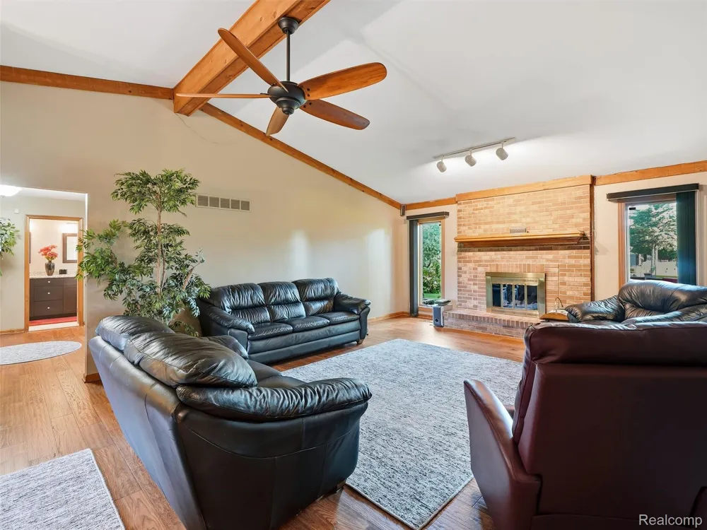 20731 Truax Lane Clinton Charter Township, MI 48038