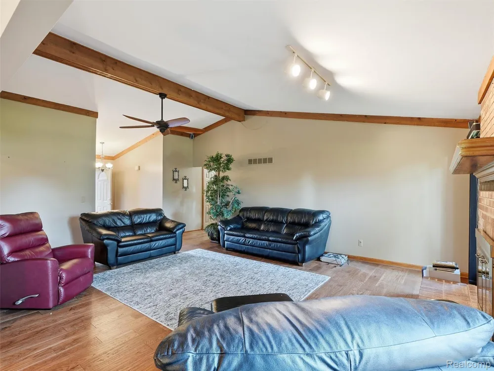 20731 Truax Lane Clinton Charter Township, MI 48038