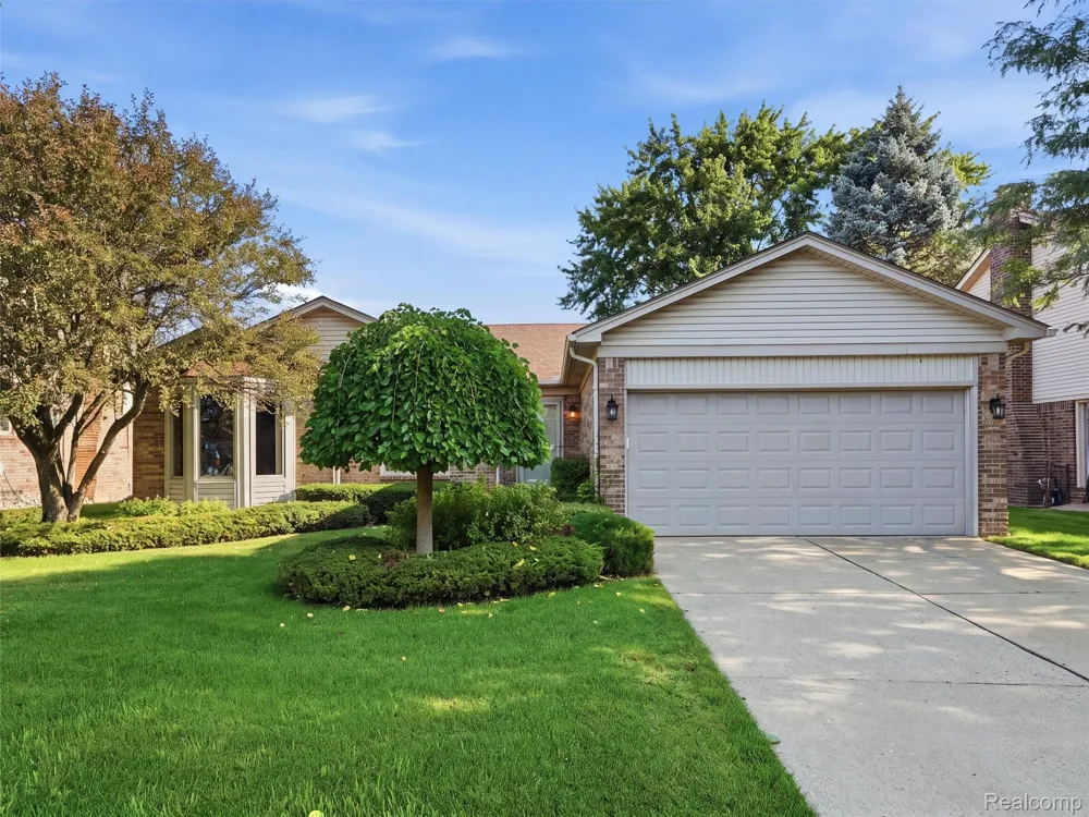 20731 Truax Lane Clinton Charter Township, MI 48038