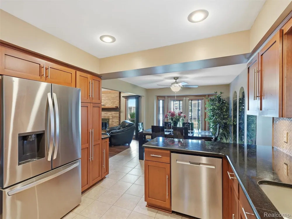 20731 Truax Lane Clinton Charter Township, MI 48038