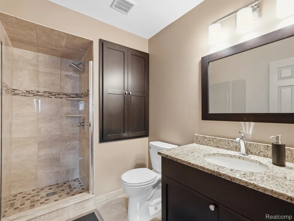 20731 Truax Lane Clinton Charter Township, MI 48038