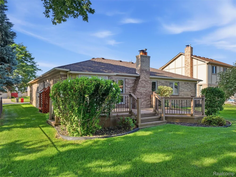 20731 Truax Lane Clinton Charter Township, MI 48038