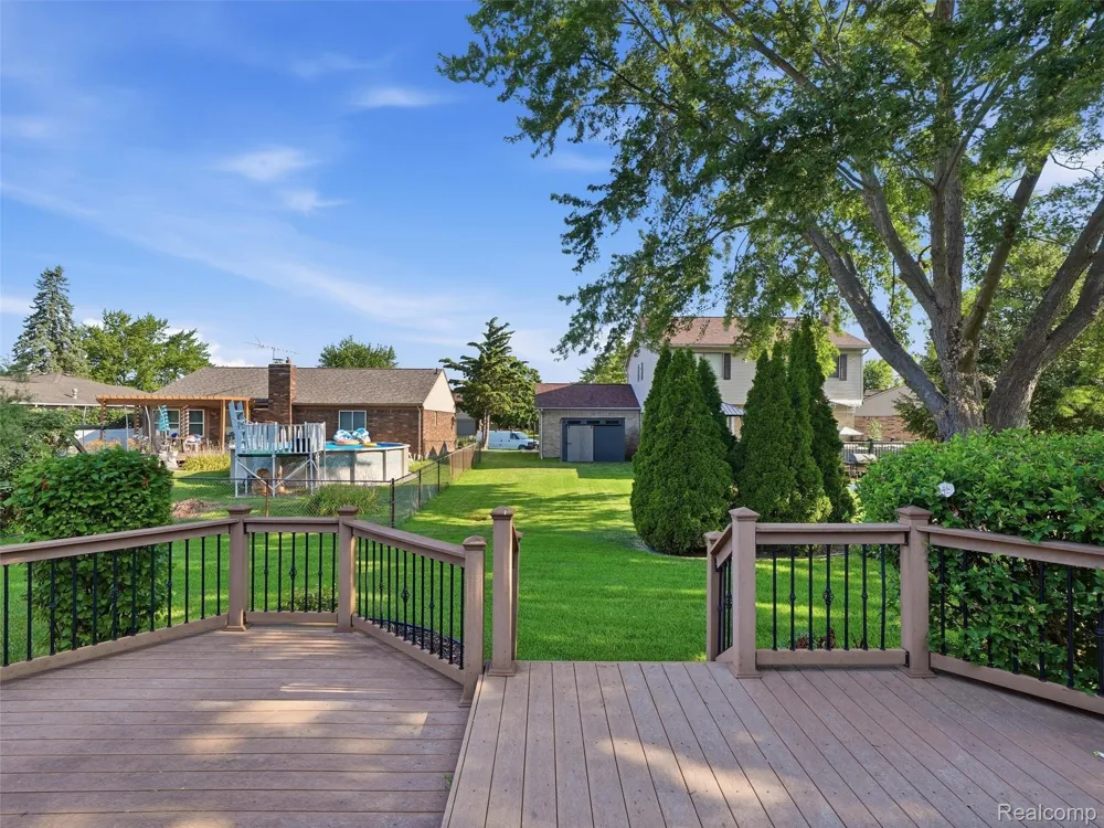 20731 Truax Lane Clinton Charter Township, MI 48038