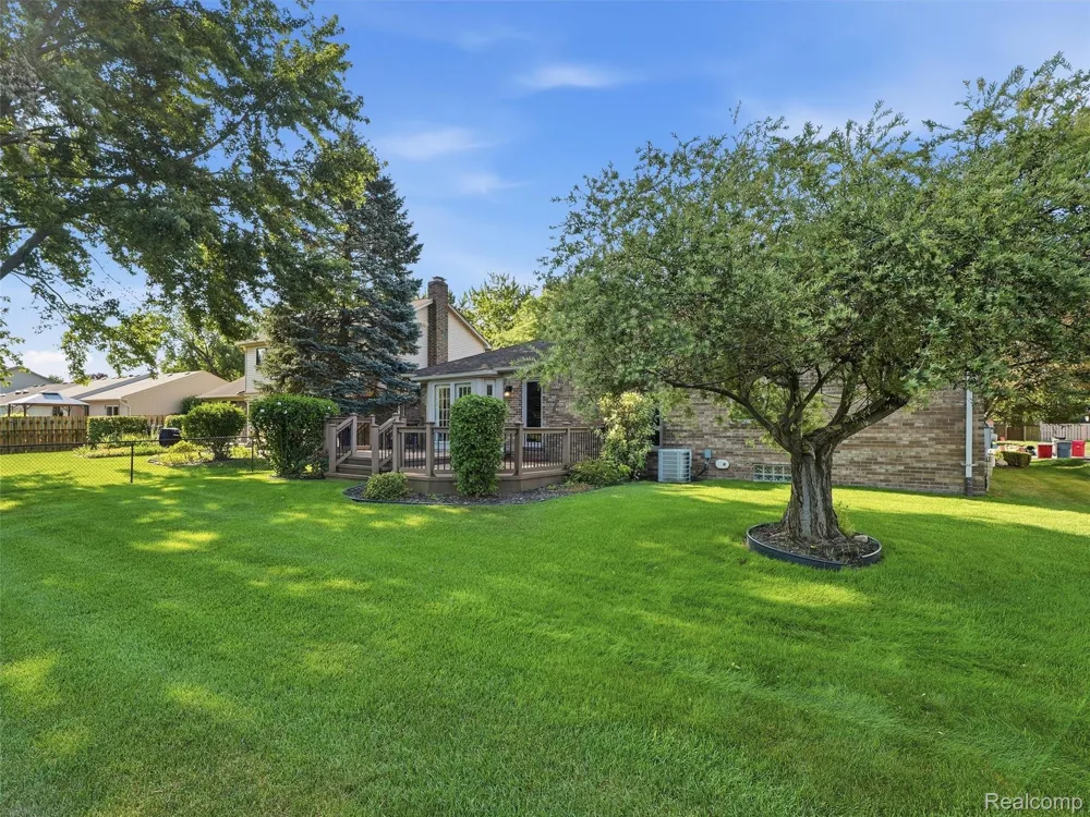 20731 Truax Lane Clinton Charter Township, MI 48038