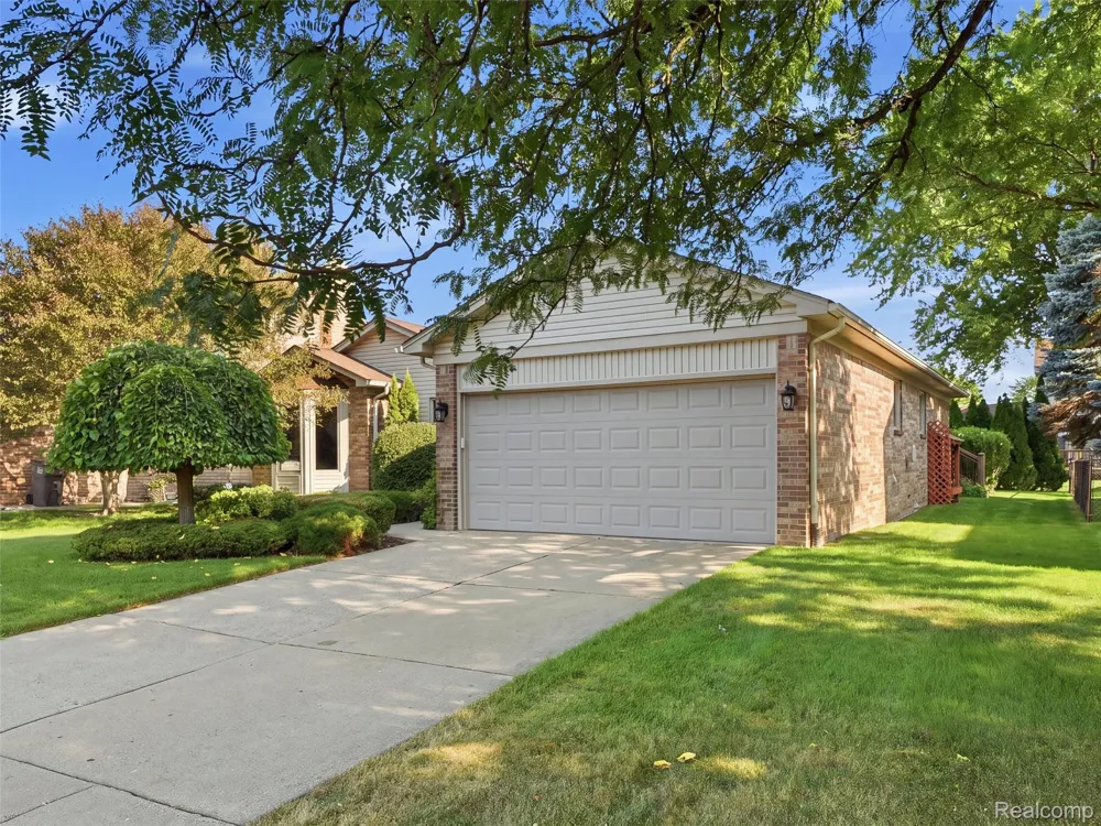 20731 Truax Lane Clinton Charter Township, MI 48038