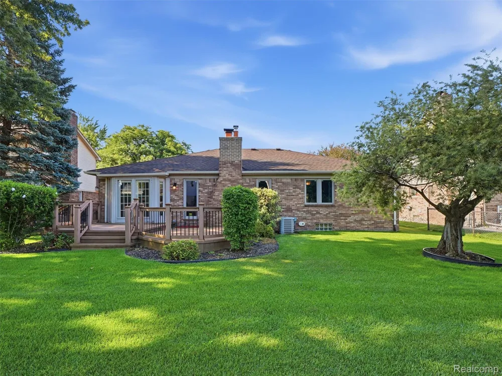 20731 Truax Lane Clinton Charter Township, MI 48038