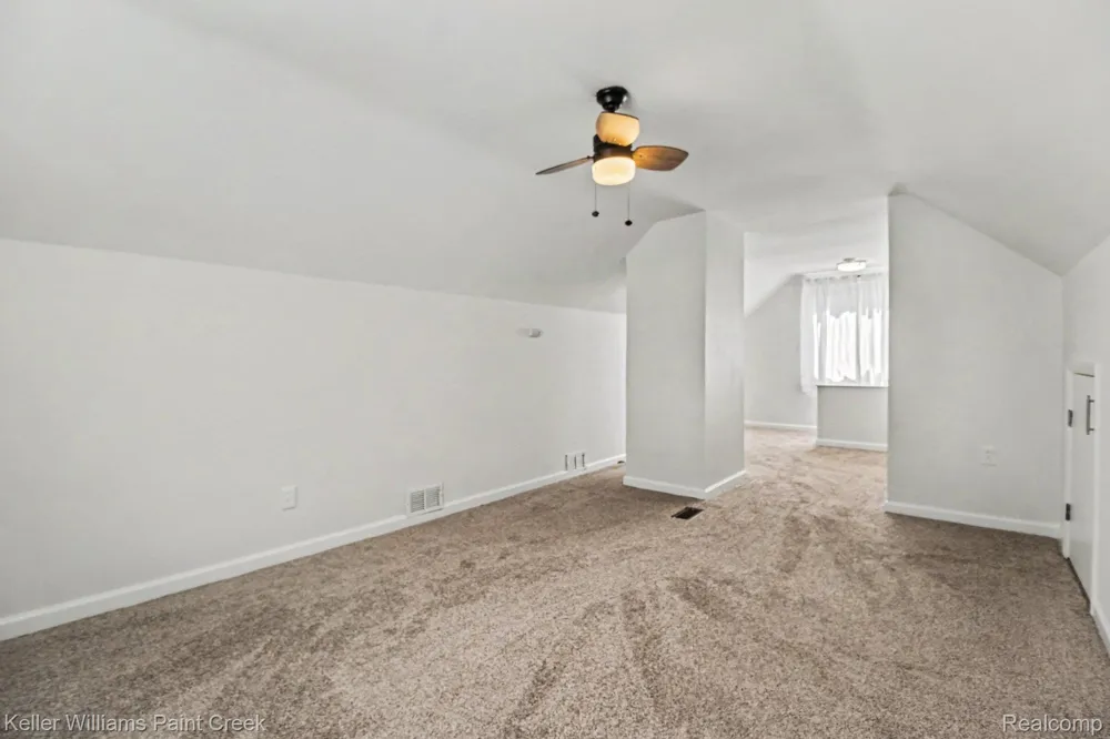 24652 Lauren Avenue Warren City, MI 48089
