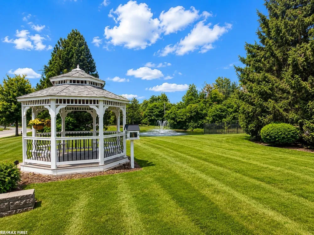 56300 Troon N Shelby Charter Township, MI 48316