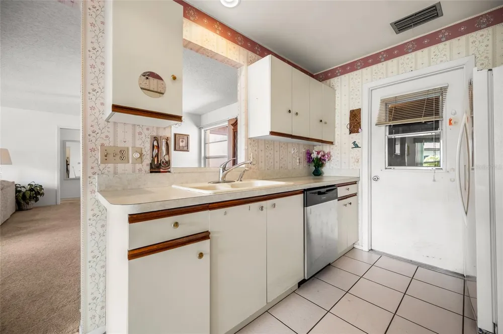 658 FOXWOOD BOULEVARD #88 Englewood, FL 34223