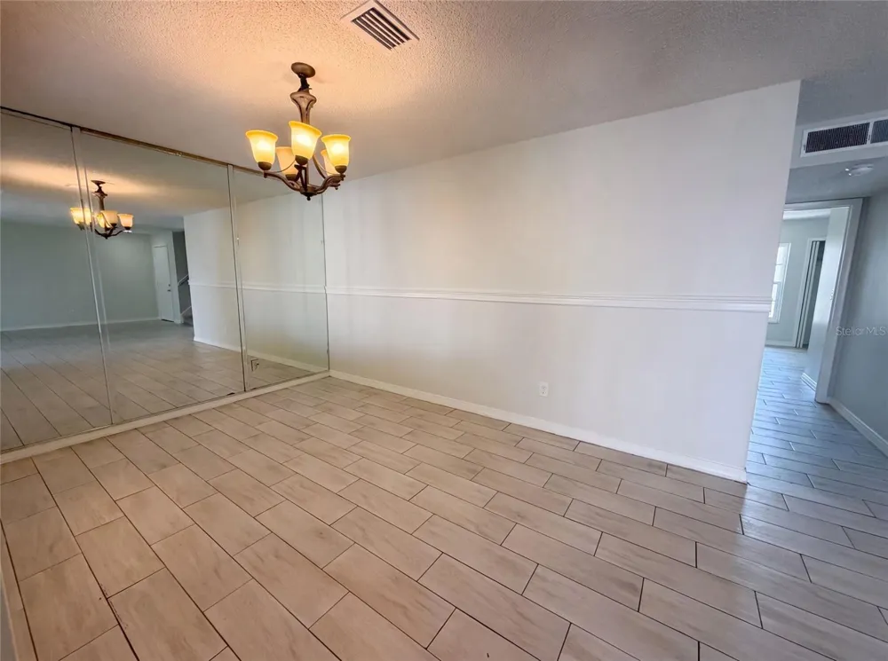 4747 PURITAN CIRCLE #523 Tampa, FL 33617