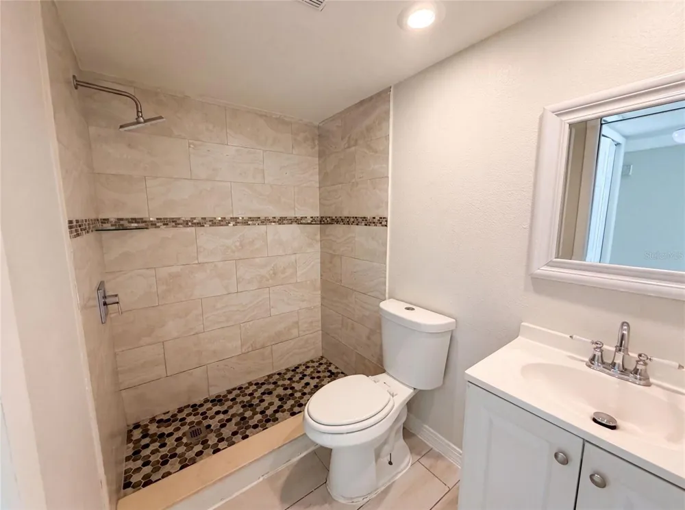 4747 PURITAN CIRCLE #523 Tampa, FL 33617