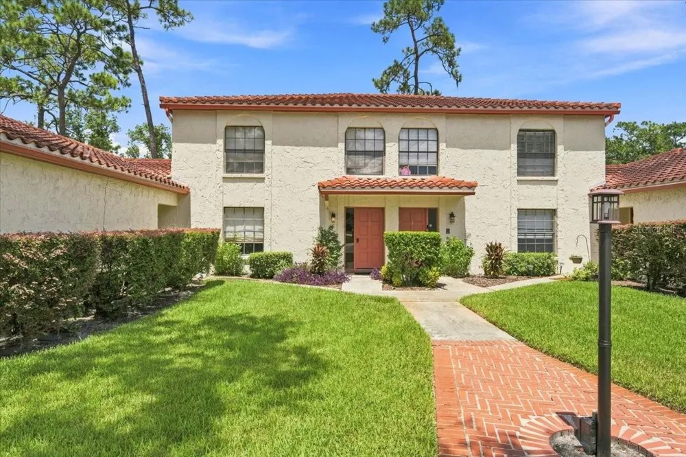 5444 SADDLEBROOK #2 Zephyrhills, FL 33543
