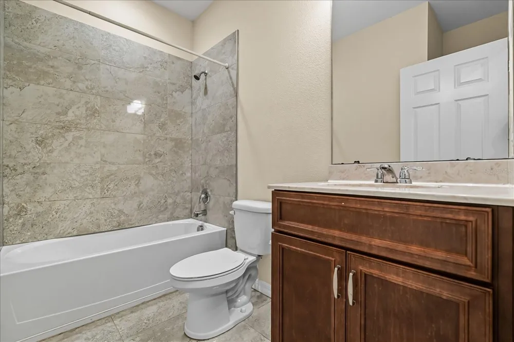 2018 ROYAL VISTA COURT Orlando, FL 32817