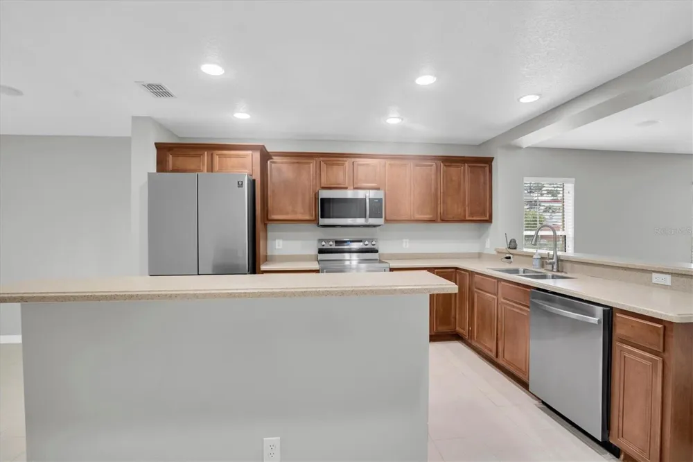 2570 SEA WIND WAY Clearwater, FL 33763