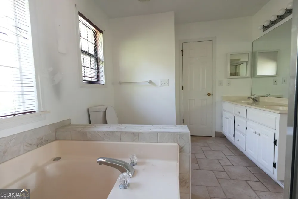 1041 Forest Hills DR SE Conyers, GA 30094