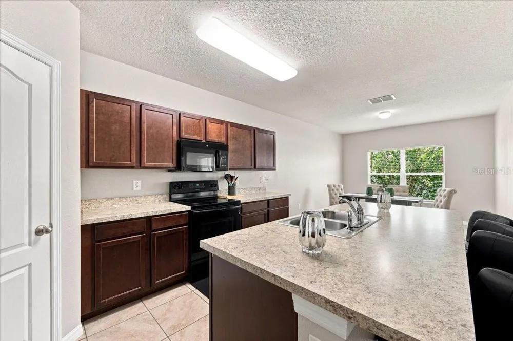 609 LUCERNE BOULEVARD Winter Haven, FL 33881