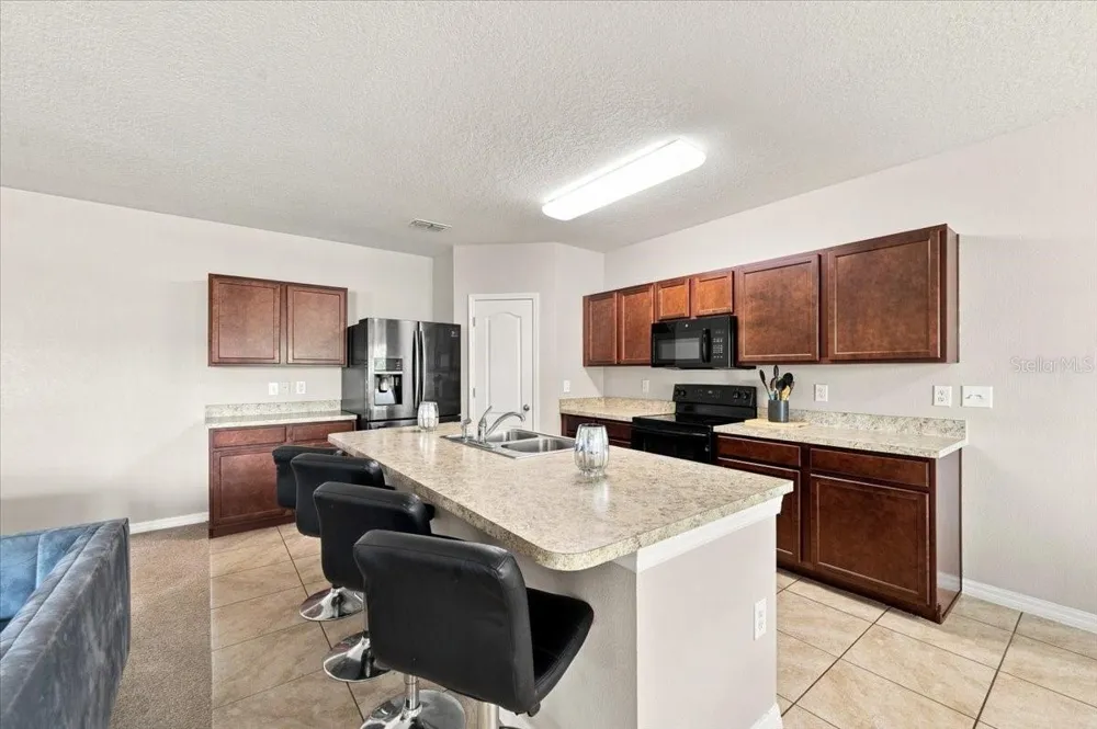 609 LUCERNE BOULEVARD Winter Haven, FL 33881