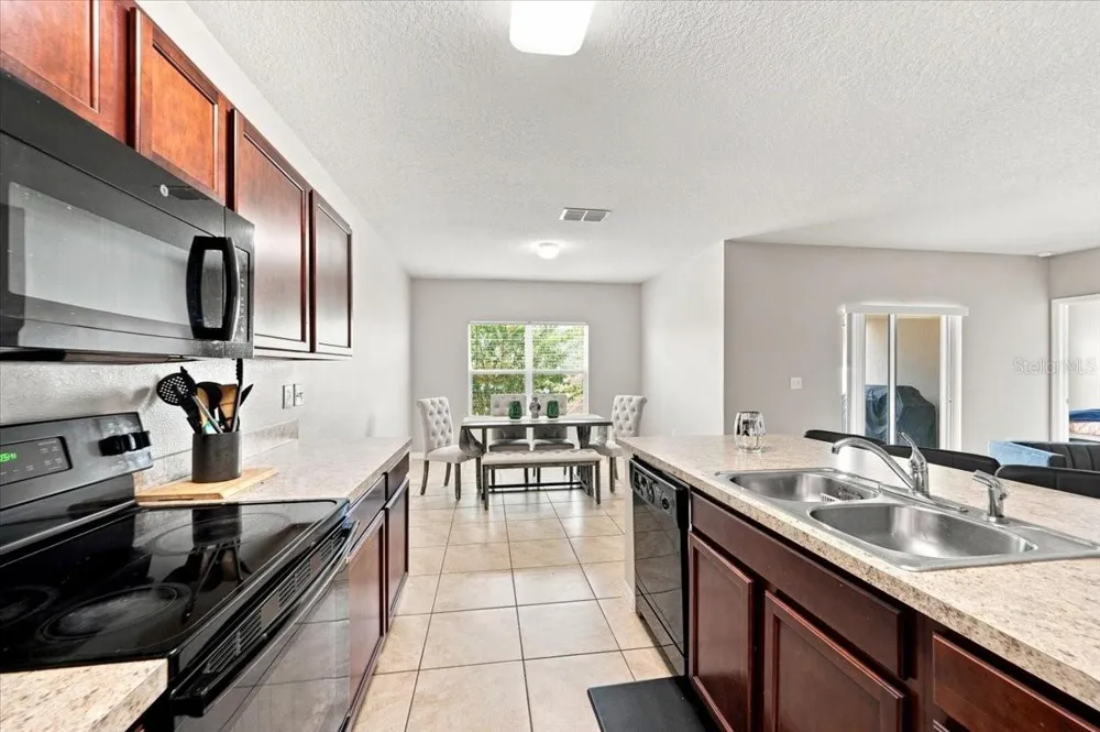 609 LUCERNE BOULEVARD Winter Haven, FL 33881