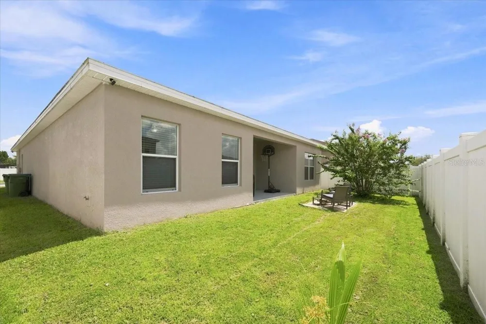 609 LUCERNE BOULEVARD Winter Haven, FL 33881