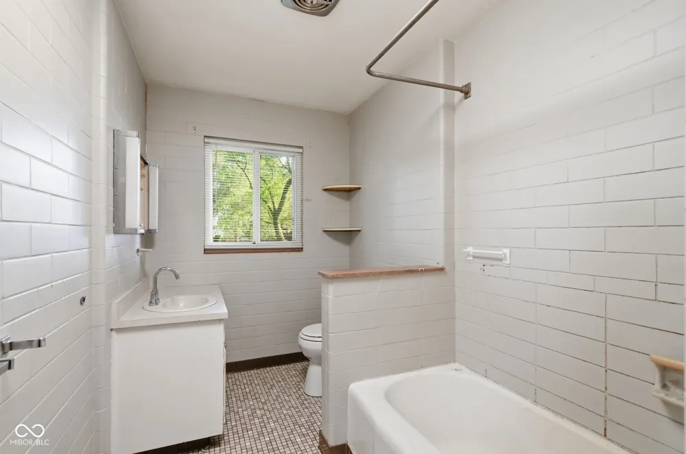5412 E Edgewood Avenue Indianapolis, IN 46237