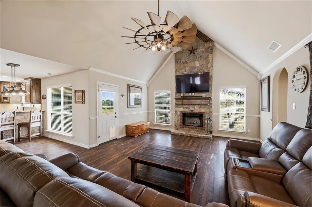 104 Caballos Lane Springtown, TX 76082