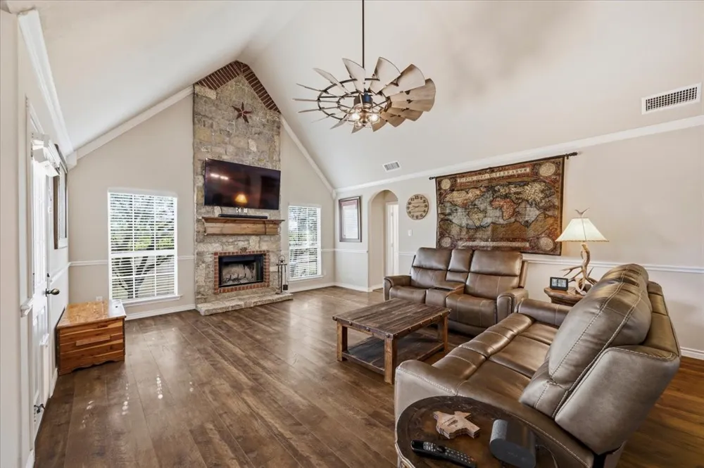 104 Caballos Lane Springtown, TX 76082