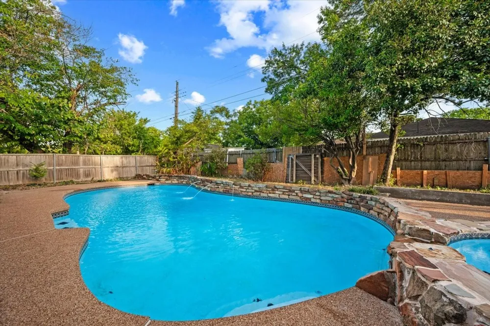 622 Wilson Court Duncanville, TX 75137