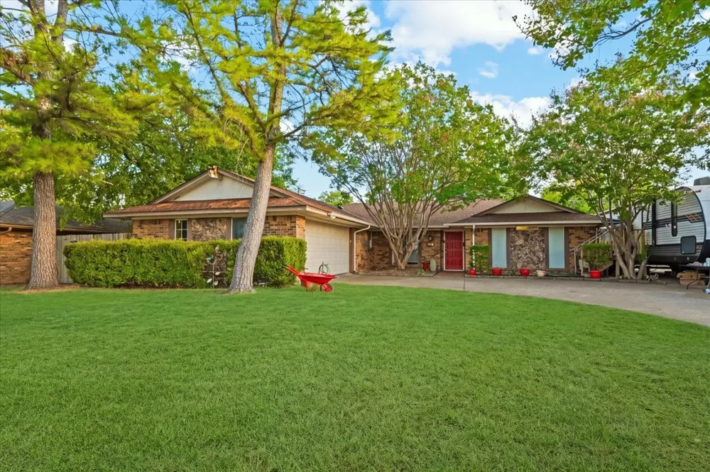 622 Wilson Court Duncanville, TX 75137