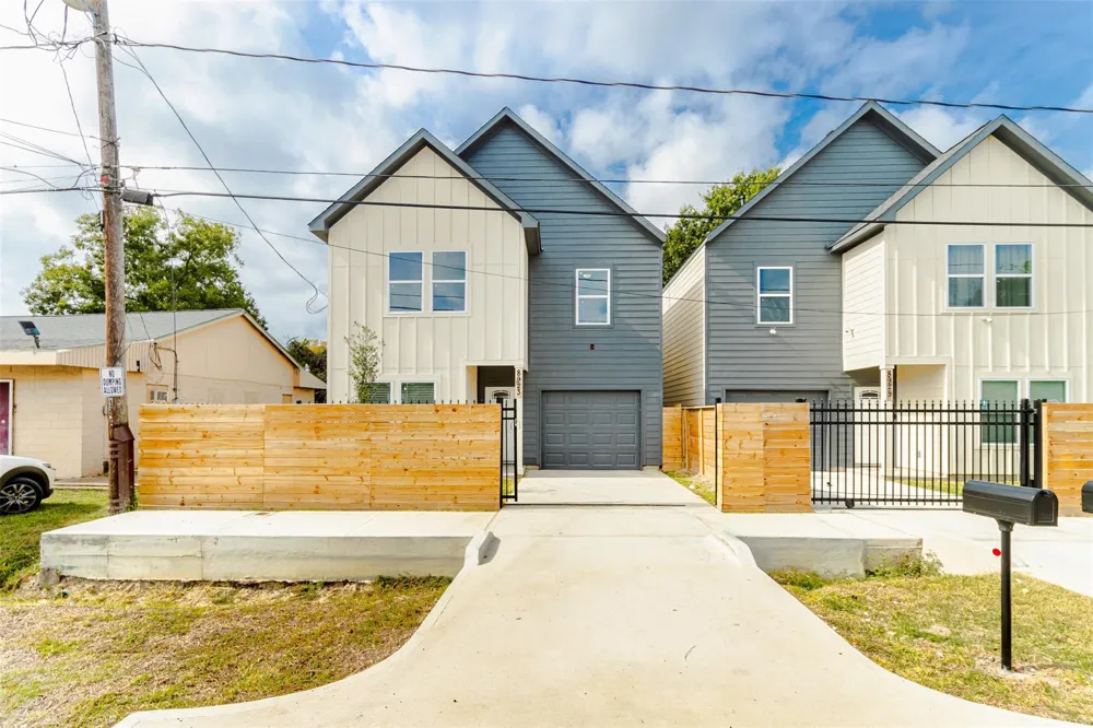 8923 De Priest Street Houston, TX 77088
