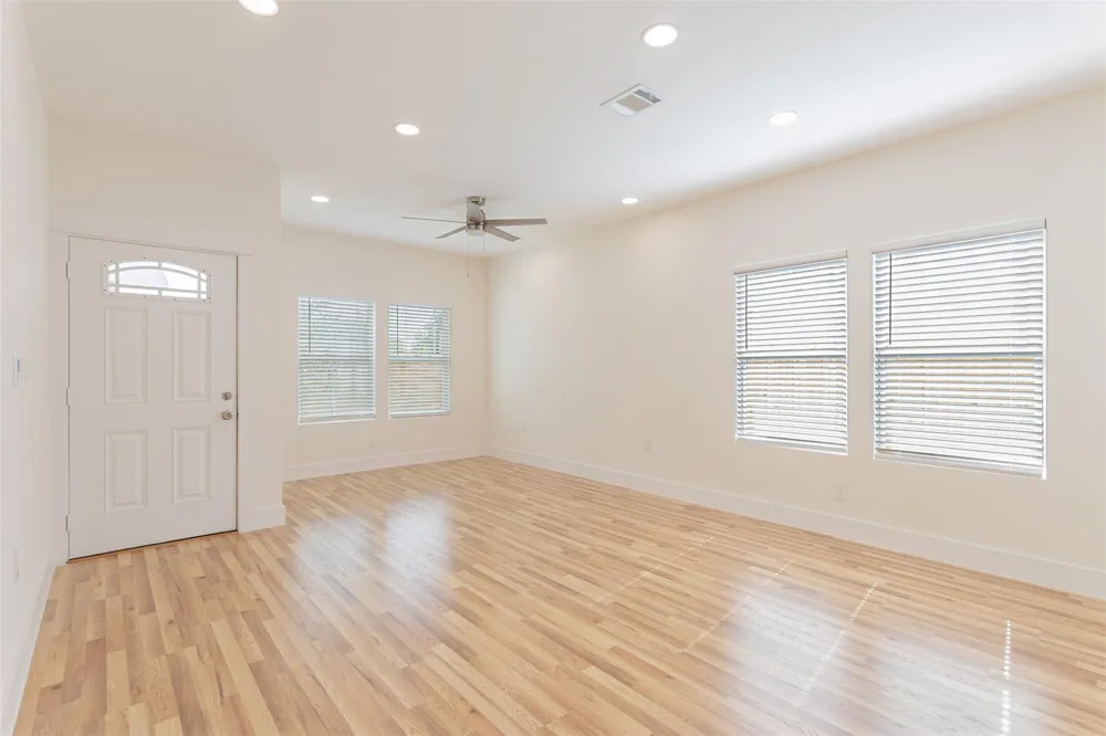 8923 De Priest Street Houston, TX 77088