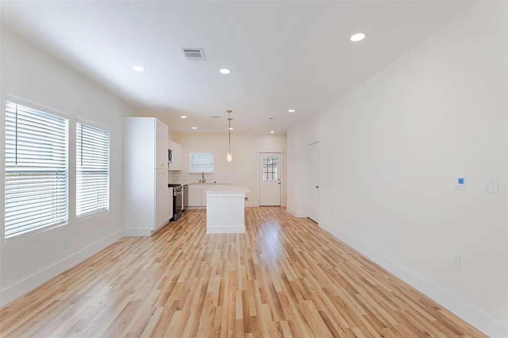 8923 De Priest Street Houston, TX 77088