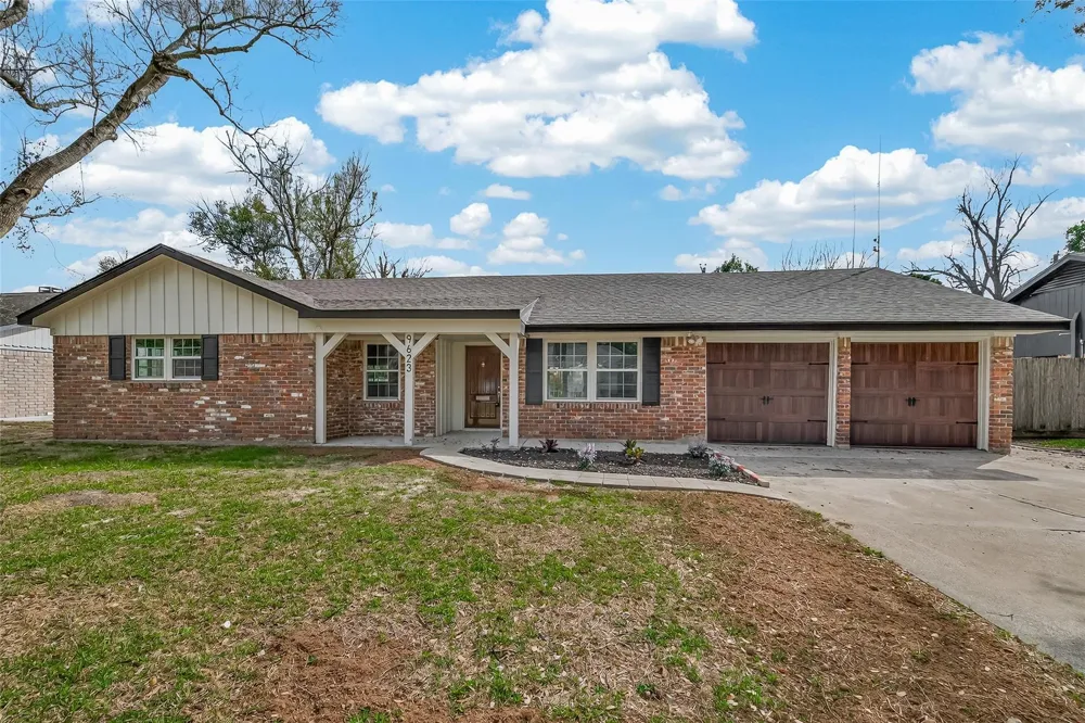 9623 Meadowglen Lane Houston, TX 77063