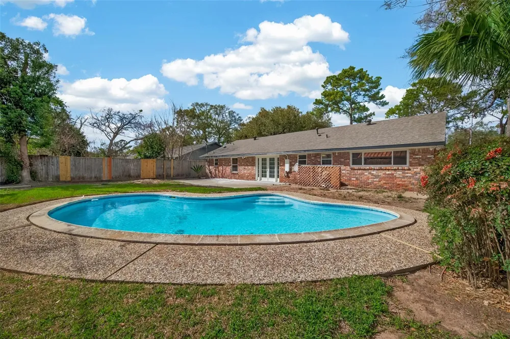 9623 Meadowglen Lane Houston, TX 77063