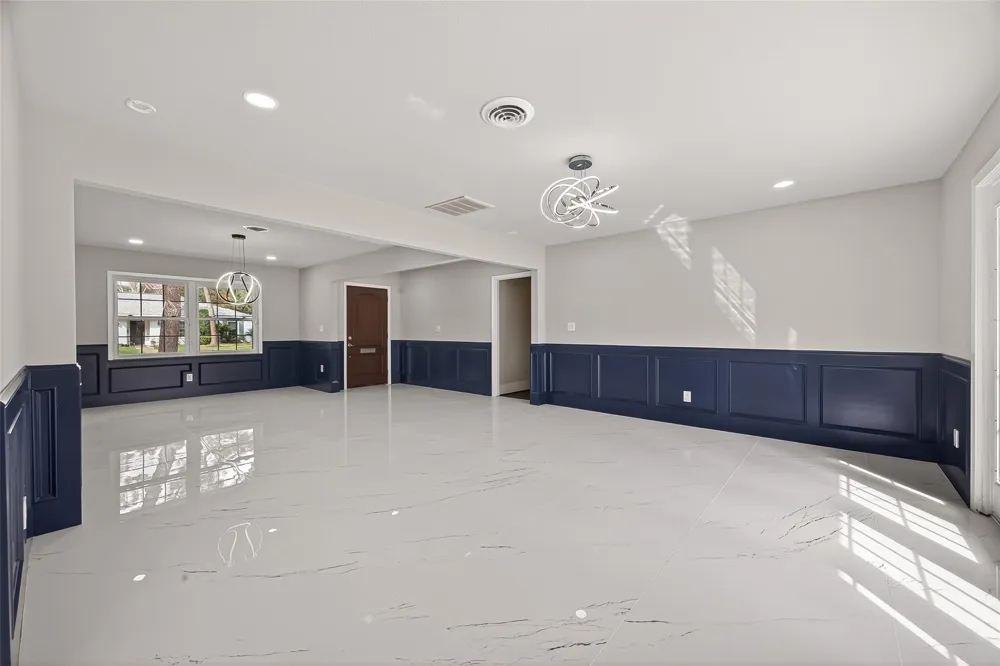 9623 Meadowglen Lane Houston, TX 77063