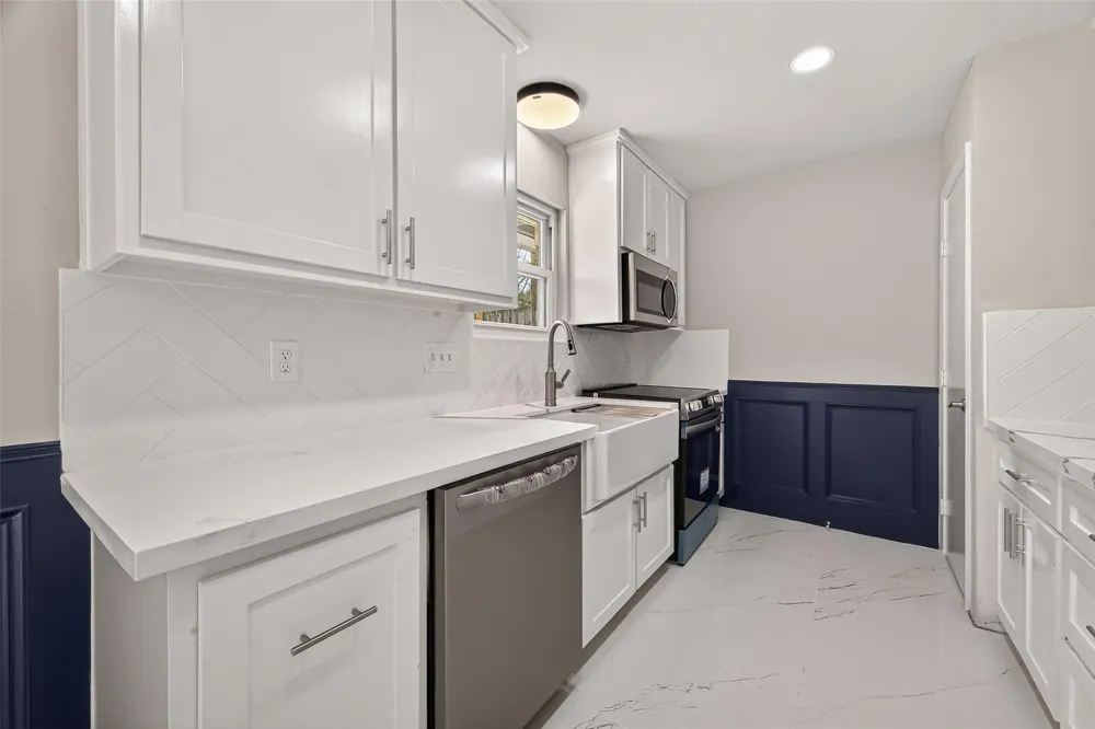 9623 Meadowglen Lane Houston, TX 77063