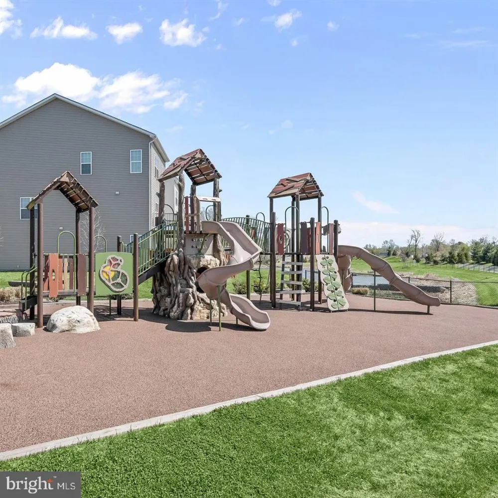 220 APSLEY TERRACE Purcellville, VA 20132