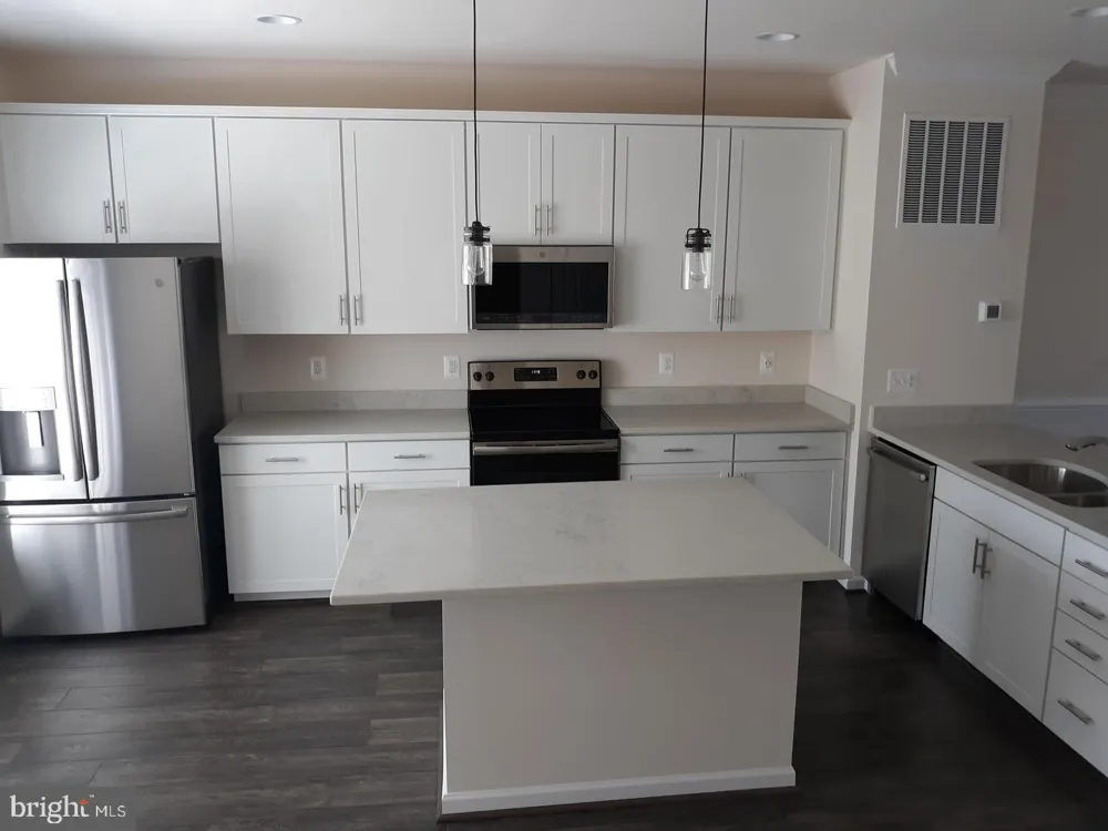 220 APSLEY TERRACE Purcellville, VA 20132