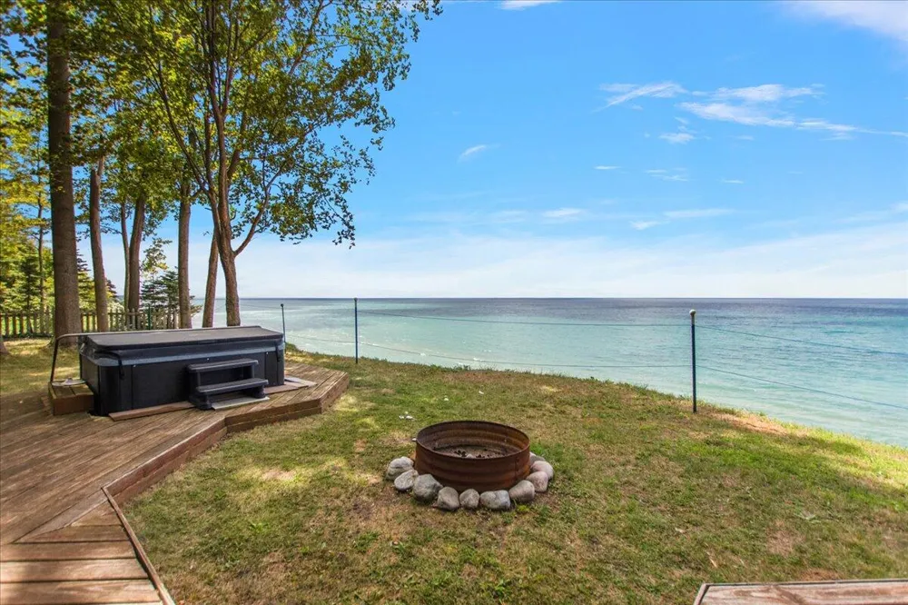 997 Lake Lane South Haven, MI 49090