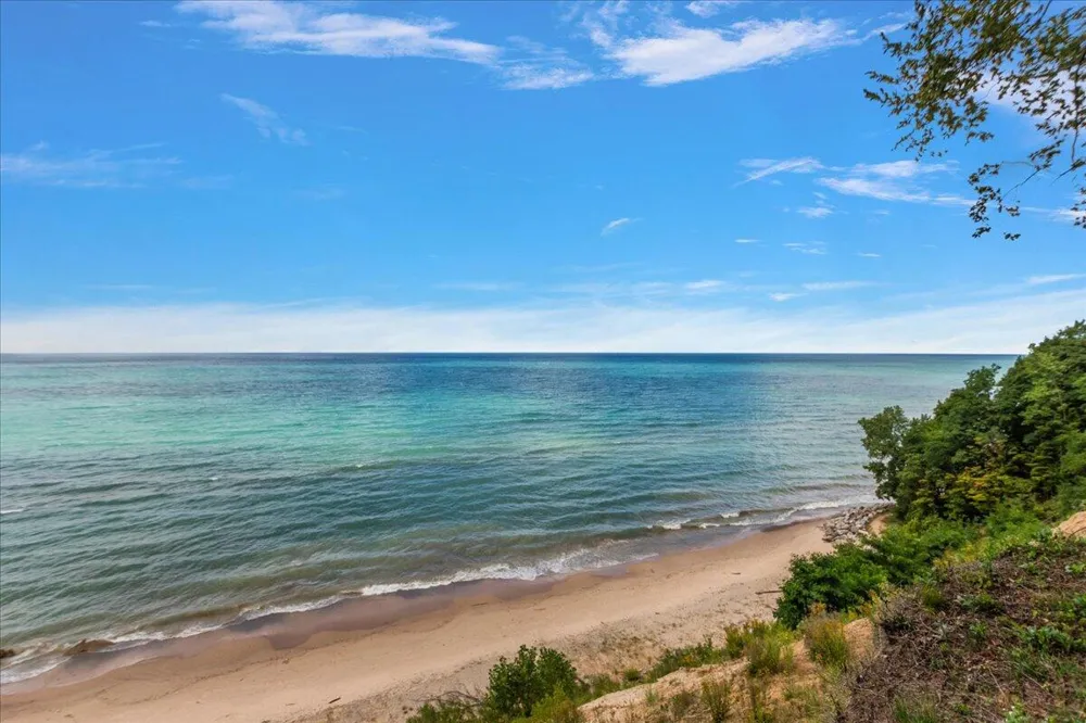 997 Lake Lane South Haven, MI 49090