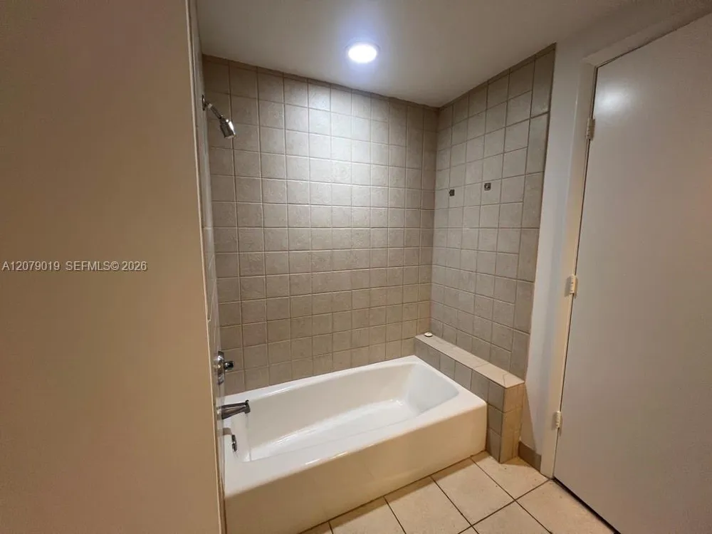 801 Brickell Key Blvd #1204 Miami, FL 33131