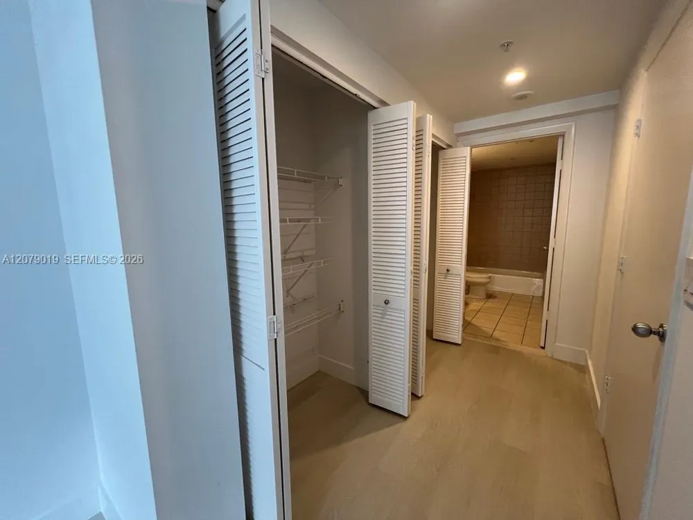 801 Brickell Key Blvd #1204 Miami, FL 33131