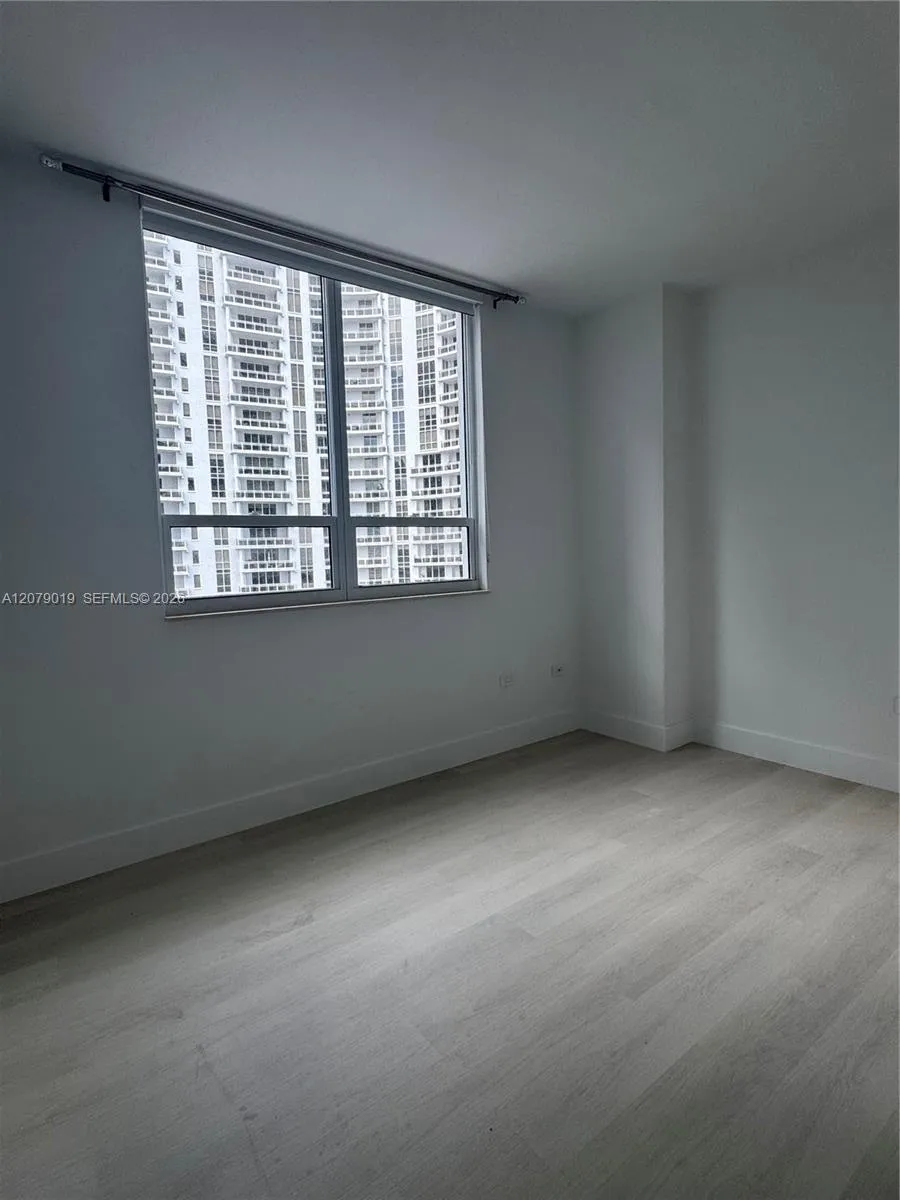 801 Brickell Key Blvd #1204 Miami, FL 33131
