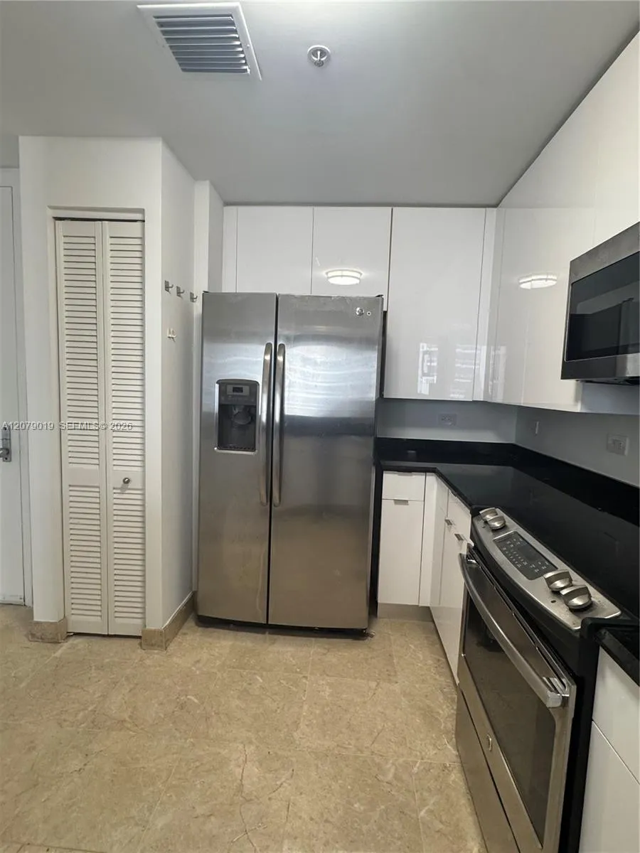 801 Brickell Key Blvd #1204 Miami, FL 33131