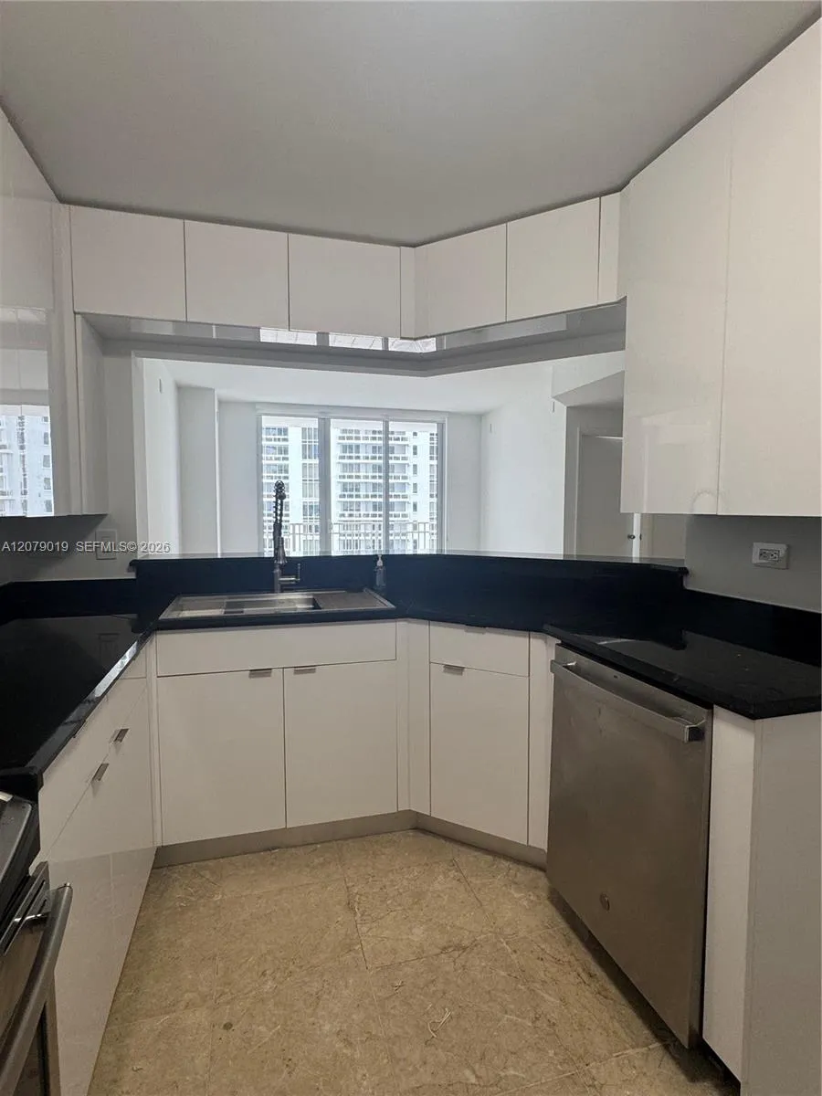 801 Brickell Key Blvd #1204 Miami, FL 33131