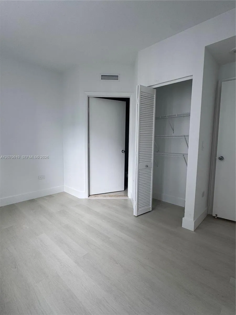 801 Brickell Key Blvd #1204 Miami, FL 33131