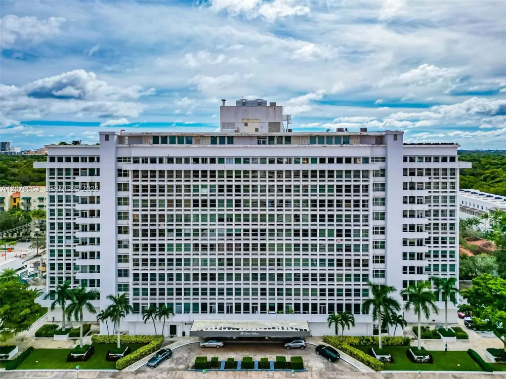 700 Biltmore Way #1017 Coral Gables, FL 33134