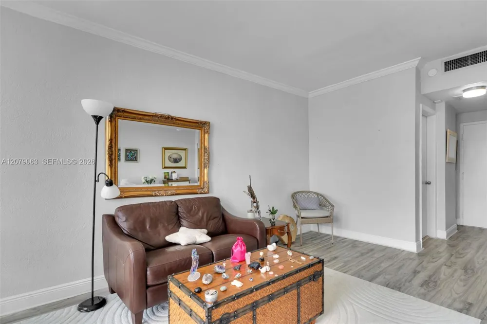 700 Biltmore Way #1017 Coral Gables, FL 33134
